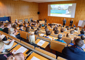 Rekordzuwachs: Rund 300 Azubis starten an Cottbuser Medizinuni