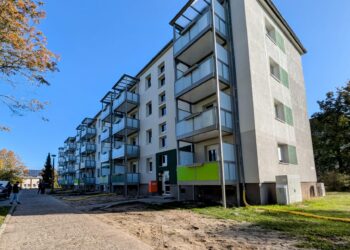 WIS modernisiert Vetschauer Wohnungen: Balkone & barrierefreie Zugänge