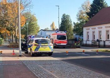 Unfall in Döbern: Autofahrer verstorben, Radfahrer schwer verletzt