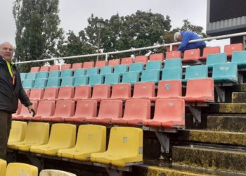 Eintracht Peitz rettet über 100 Sitze aus Berliner Jahn-Sportpark