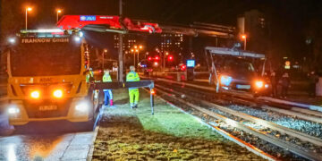 PKW verunfallt in Straßenbahngleisen in Cottbus: Foto: Blaulichtreport Lausitz