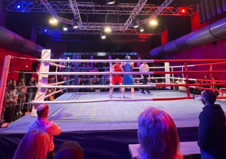 Boxring im Konzertsaal des Gladhouse Cottbus während der Boxnight
