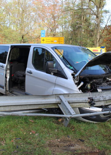 Verkehrsunfall an der A15-Abfahrt Roggosen; Foto: Blaulichtreport Lausitz