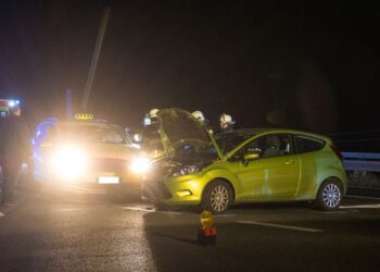 Unfall auf der B97: Drei Verletzte und Vollsperrung bei Heinersbrück
