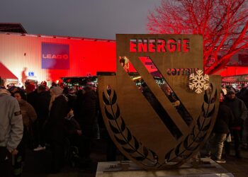 Weihnachtssingen bei Energie Cottbus: Auch Westtribüne geöffnet!