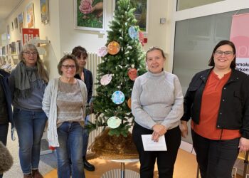 10. Forster Wunschbaumaktion bringt Weihnachtsfreude für Kinder