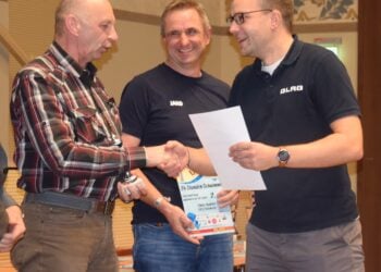 Große Leistungen: Talente des 24h-Schwimmens in Cottbus geehrt