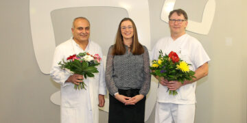 Dr. med Aiman Bachouri (li.), Juliane Kirfe, MUDr. Radovan Korkos (re.) (Bild: Lausitzer Seenland Klinikum)