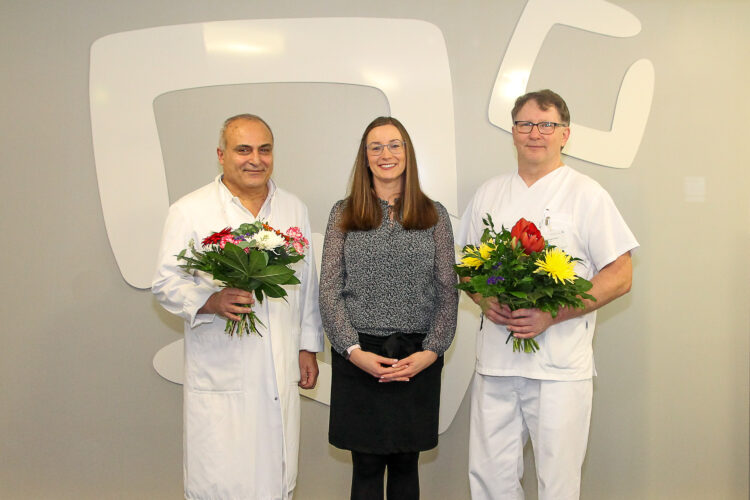Dr. med Aiman Bachouri (li.), Juliane Kirfe, MUDr. Radovan Korkos (re.) (Bild: Lausitzer Seenland Klinikum)