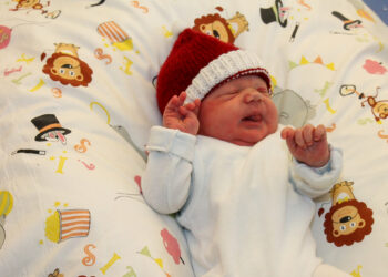 Babyglück & Jubiläum: Kurt ist das 500. Baby im Seenland Klinikum!