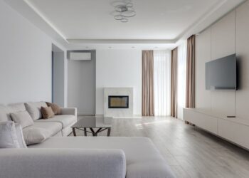 Lohnt es sich, ein Ecksofa für das Wohnzimmer online zu bestellen?