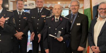 Der 91-jährige Alfred Köhler von der Ortswehr Terpe/Terpje ist seit 70 Jahren bei der Freiwilligen Feuerwehr. (Bild: Konstanze Schirmer / Stadtverwaltung Spremberg)