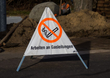 Gasleitung bei Bauarbeiten in Roggosen beschädigt. Reparaturen laufen