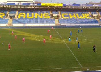 Eintracht Braunschweig gegen Energie Cottbus