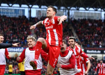 Spätes 1:1! Energie Cottbus rettet Tabellenführung gegen Dresden