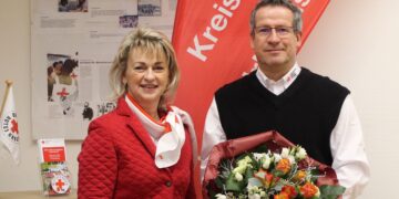 Vorstandsvorsitzende Bianka Sebischka-Klaus begrüßte Karsten Stroczek zum 1. Januar 2025 als weiteres Vorstandsmitglied im DRK-Kreisverband Lausitz (DRK-KV Lausitz/L. Sebischka-Klaus).