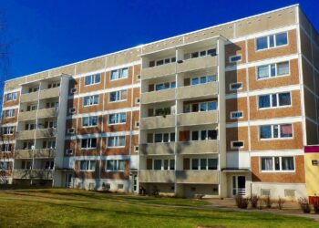 Renovieren in der Niederlausitz: Fensterrahmen im Vergleich