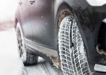 Unfälle bei Schnee – Versicherung haftet nicht bei falscher Bereifung