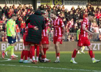 2:1! Cigerci & Krauß schießen Energie Cottbus zum Sieg gegen Wiesbaden