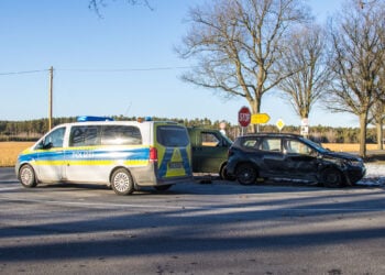 Mehrere Verletzte bei Verkehrsunfall auf der B96 nahe Crinitz