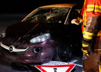 Schwerer Autounfall bei Muckwar: Kleinkind verletzt, Straße gesperrt