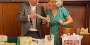 Stadt Finsterwalde/©Paula Hromada: Ausschnitt aus dem Auslosungsvideo mit Familie Pröpke (Paul Reichelt-Ritter & Diana Herbrig