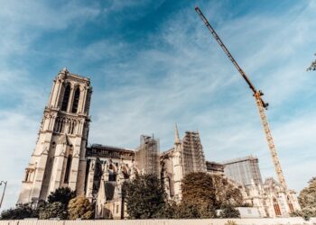 BTU-Vortrag: Chefarchitekt spricht über den Wiederaufbau von Notre-Dame