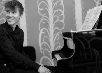 17-jähriger Schüler begeistert Jury & holt Klavierpreis nach Cottbus