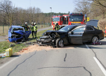 Drei Verletzte bei schwerem Autounfall zwischen Wildau & Niederlehme