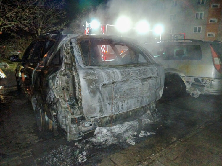 PKW Brand in Cottbus-Schmellwitz; Foto: Blaulichtreport Lausitz