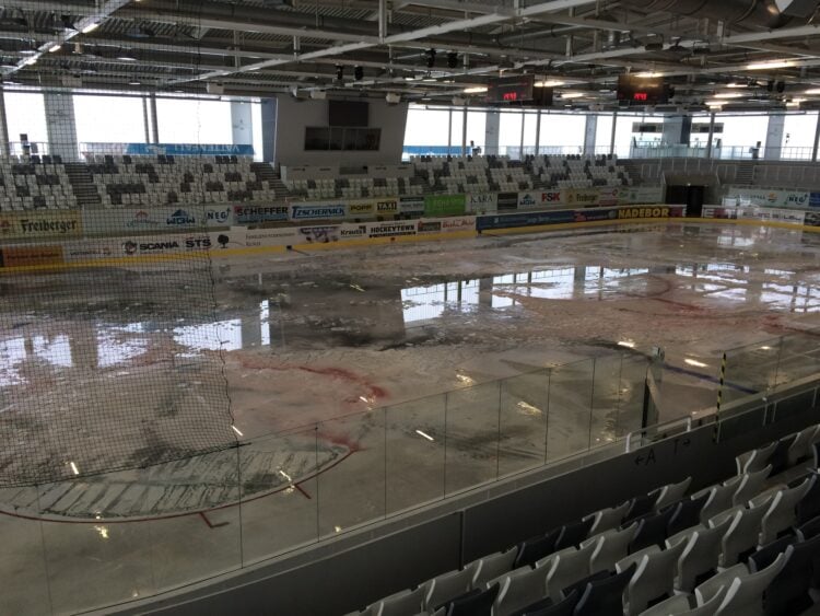 Eisarena Weißwasser muss wegen Defekt schließen; Foto: Milton Tauche