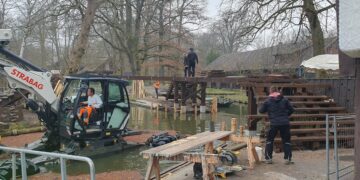 Ersatzneubau der Dreiseitenbrücke am Fröhlichen Hecht in Lehde wird fertiggestellt (Bild: Stadt Lübbenau)