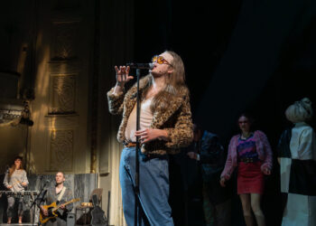 Rockiger „Hamlet“ inszeniert Wendejahre am Staatstheater Cottbus