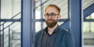 Dr. rer. nat. Owen Ernst, Nachwuchswissenschaftler 2025 der Deutschen Gesellschaft für Kristallwachstum und Kristallzüchtung e.V. (DGKK) (Foto: BTU, Ralf Schuster)