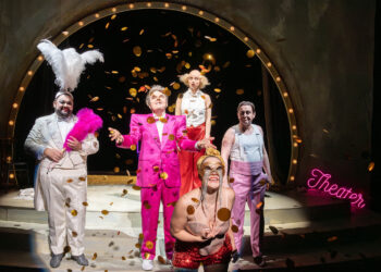 Satirische Revue in Cottbus: Theater gegen die Verzweiflung