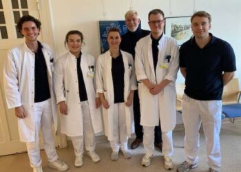 Praxisnahes Lernen: Medizinstudierende starten Praktikum in Forst