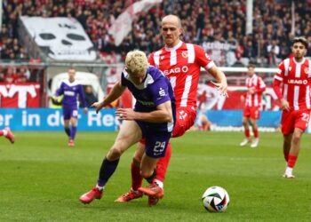1:0-Derbysieg! Cottbus bejubelt späten Cigerci-Elfmeter gegen Aue