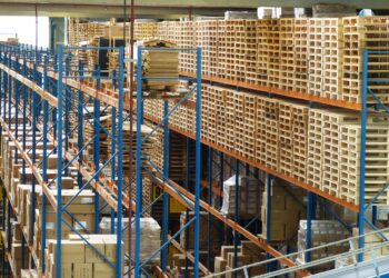 Die Bedeutung von Fachbodenregalen für die Just-in-Time-Logistik