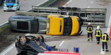 Verkehrsunfall auf der A13 bei Ruhland; Foto: Blaulichtreport Lausitz