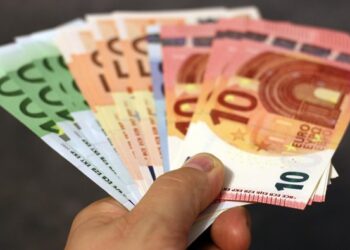 Bargeld oder digital? Warum viele Deutsche noch immer bar zahlen