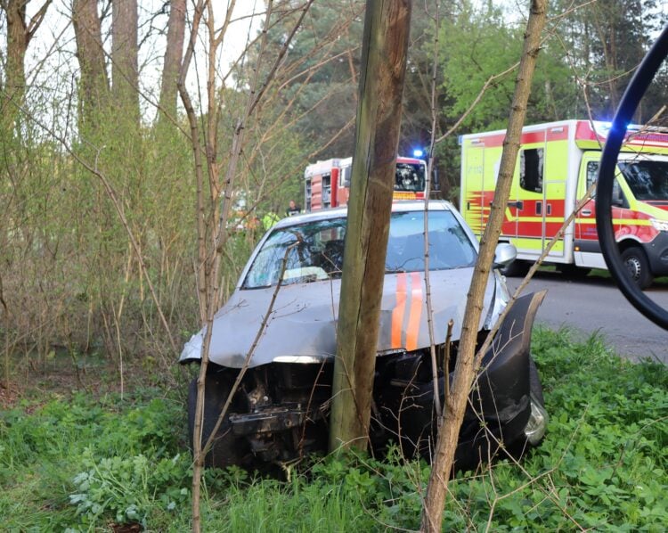 Verkehrsunfall bei Guben; Foto: Blaulichtreport Lausitz
