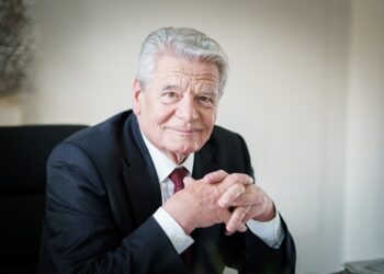 Staatstheater Cottbus: Joachim Gauck zu Gast – Was kommt nach der Wahl?