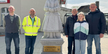 v. l. n. r. Hr. Weber, Hr. Richter, Hr. Haase, Mitglieder Freundeskreis©Stadt Lübben, B. Möbes].