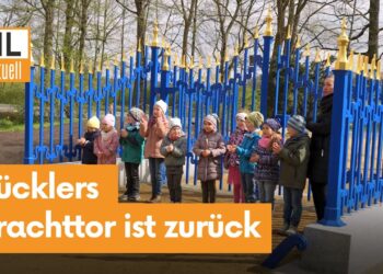 Wiederhergestelltes Parktor im Branitzer Park feierlich eingeweiht