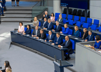 Deutschland hat eine neue Bundesregierung. Kanzler & Minister vereidigt