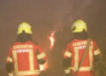Strohballen in Schöllnitz brannten; Foto: Blaulichtreport Lausitz