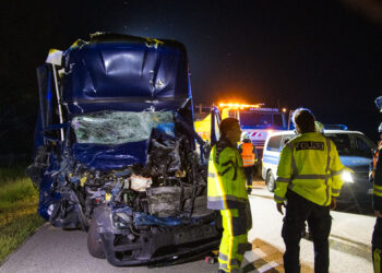 Verkehrsunfall auf der A13 zwischen Duben und Lübbenau; Foto: Blaulichtreport Lausitz