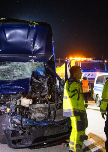 Verkehrsunfall auf der A13 zwischen Duben und Lübbenau; Foto: Blaulichtreport Lausitz