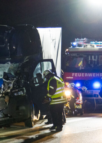 Verkehrsunfall auf der A13 zwischen Duben und Lübbenau; Foto: Blaulichtreport Lausitz