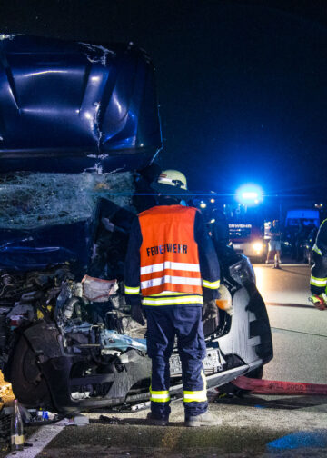 Verkehrsunfall auf der A13 zwischen Duben und Lübbenau; Foto: Blaulichtreport Lausitz